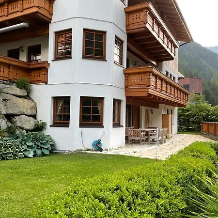 Haus Am Steinbockzentrum * Sankt Leonhard im Pitztal